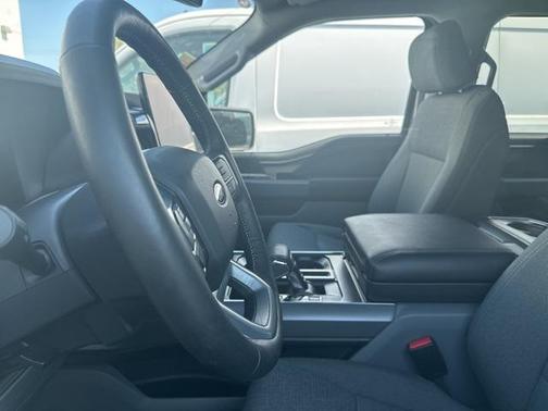 2024 Ford F-150 Lightning Flash