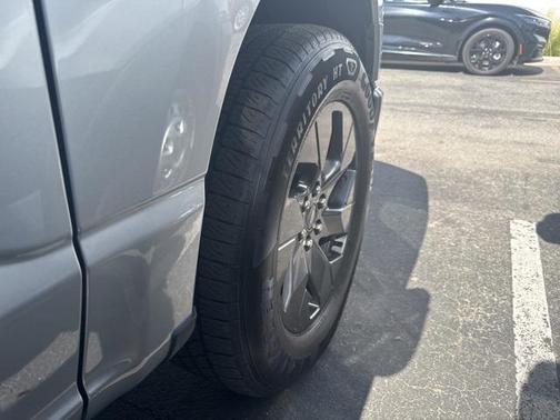 2024 Ford F-150 Lightning Flash
