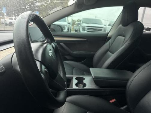 2022 Tesla Model 3 Standard Range