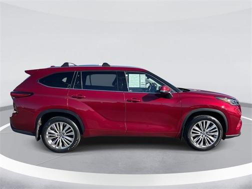 2023 Toyota Highlander Platinum