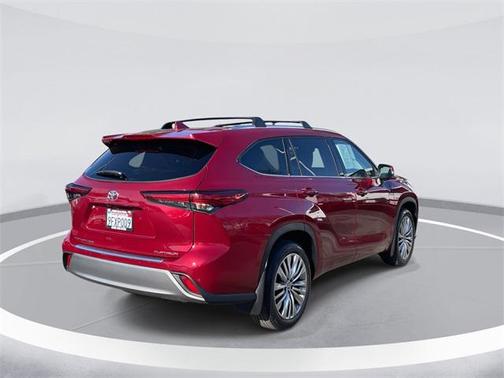 2023 Toyota Highlander Platinum