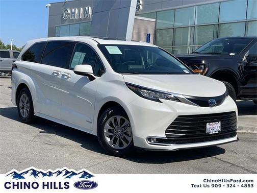 2021 Toyota Sienna XLE 8 Passenger