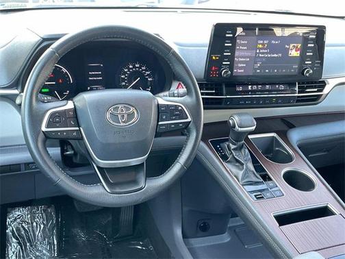 2021 Toyota Sienna XLE 8 Passenger