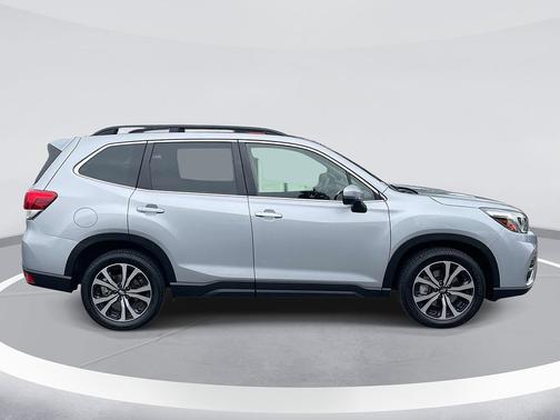 Ice Silver Metallic 2019 Subaru Forester Limited