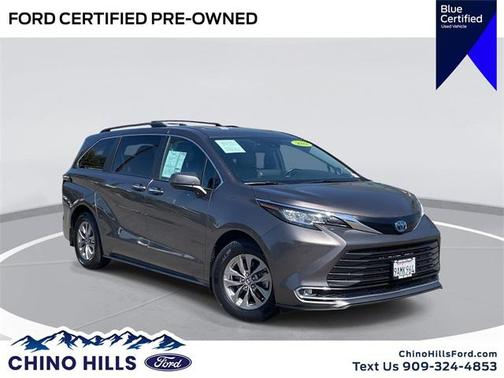 2022 Toyota Sienna XLE 7 Passenger