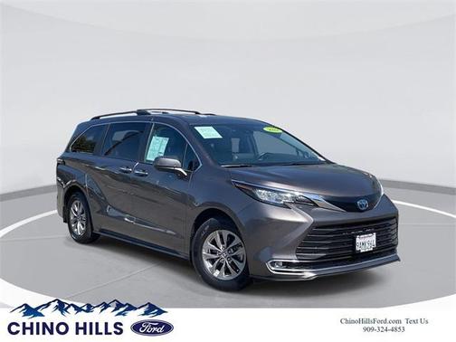 2022 Toyota Sienna XLE 7 Passenger