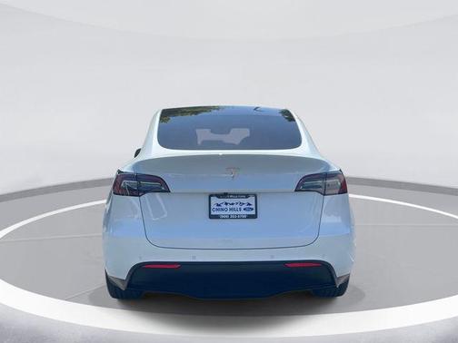 Pearl White Multi-Coat 2021 Tesla Model Y Standard Range Rear-Wheel Drive