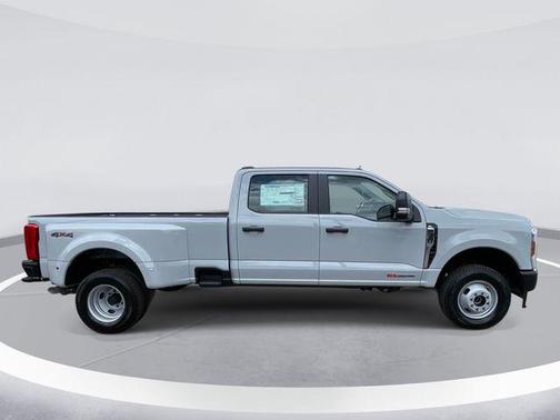Avalanche 2026 Ford F-350 XL
