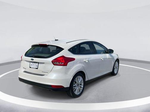 White Platinum Clearcoat Metallic 2017 Ford Focus Titanium