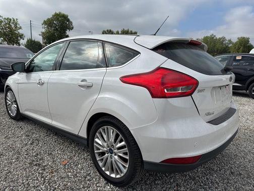 White Platinum Clearcoat Metallic 2017 Ford Focus Titanium