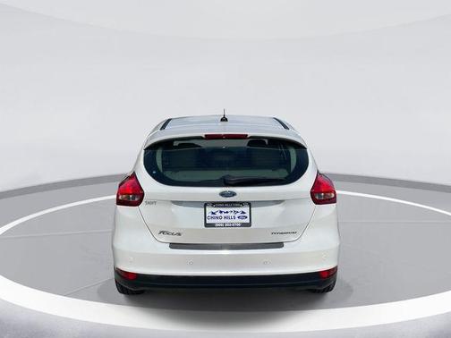 White Platinum Clearcoat Metallic 2017 Ford Focus Titanium