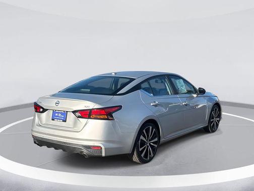 2022 Nissan Altima SR FWD