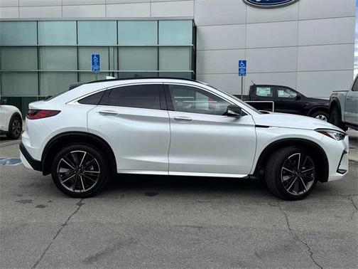 2025 INFINITI QX55 LUXE