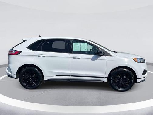 Oxford White 2024 Ford Edge SE