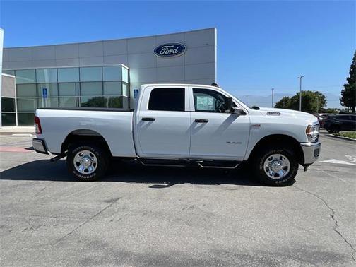 2022 RAM 2500 Tradesman Crew Cab 4x4 6'4' Box