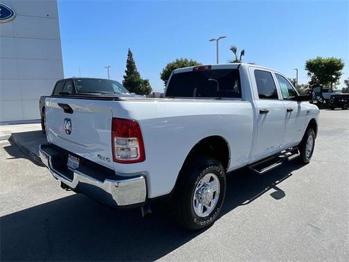 2022 RAM 2500 Tradesman Crew Cab 4x4 6'4' Box