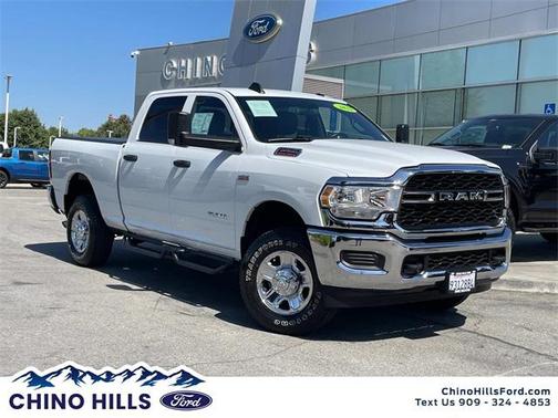 2022 RAM 2500 Tradesman Crew Cab 4x4 6'4' Box
