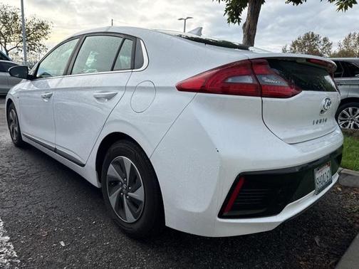 2018 Hyundai IONIQ Hybrid SEL