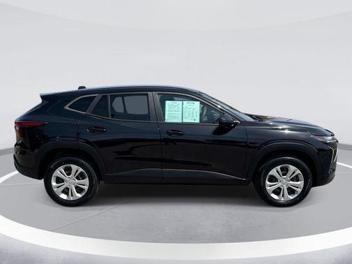 Mosaic Black Metallic 2024 Chevrolet Trax LS