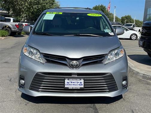 2019 Toyota Sienna XLE Premium