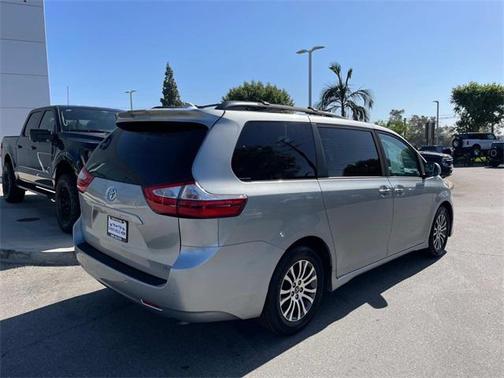 2019 Toyota Sienna XLE Premium