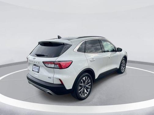 Star White Metallic Tri-Coat 2020 Ford Escape Titanium