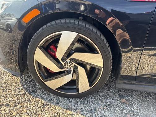 2022 Volkswagen Golf GTI 2.0T S DSG