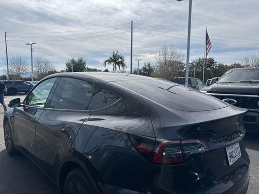 2024 Tesla Model Y Long Range Single Motor Rear-Wheel Drive