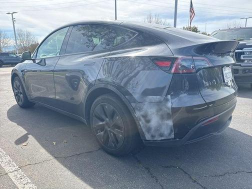 2024 Tesla Model Y Long Range Single Motor Rear-Wheel Drive