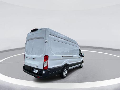 Oxford White 2026 Ford Transit-250 Base