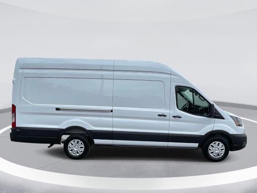 Oxford White 2026 Ford Transit-250 Base