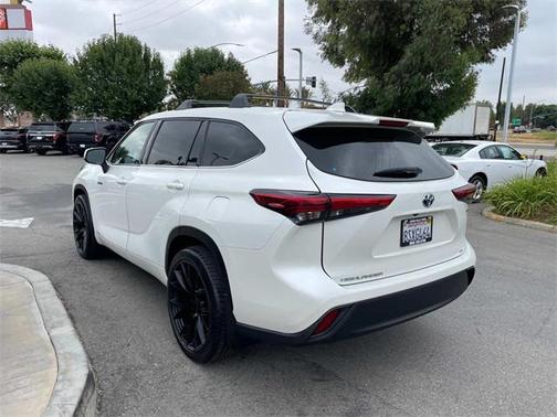 2020 Toyota Highlander Hybrid LE