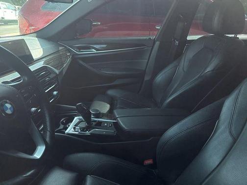 Alpine White 2018 BMW 540 540i
