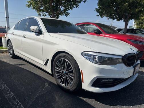 Alpine White 2018 BMW 540 540i