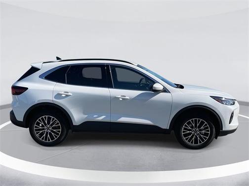 2025 Ford Escape PHEV SE