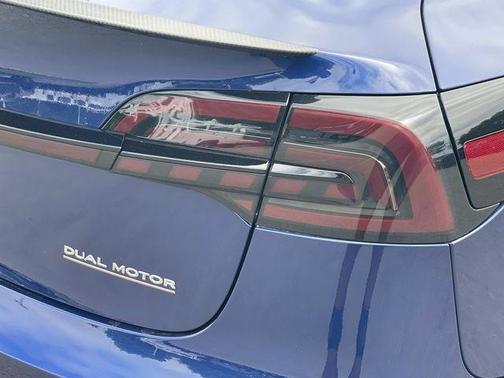 Deep Blue Metallic 2023 Tesla Model 3 Performance