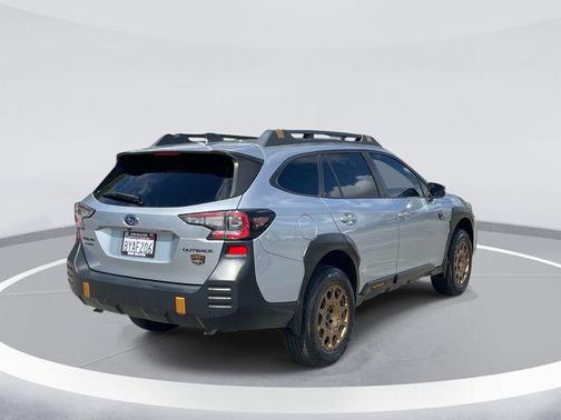 Ice Silver Metallic 2022 Subaru Outback Wilderness