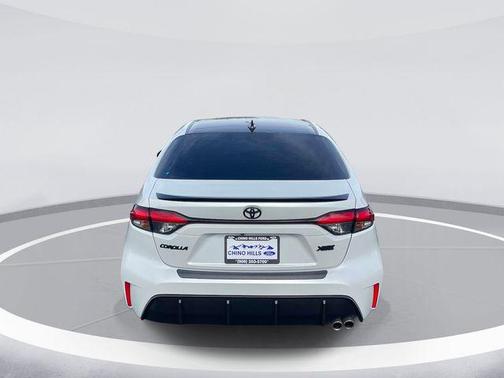 Wind Chill Pearl/Midnight Black Metallic 2023 Toyota Corolla XSE