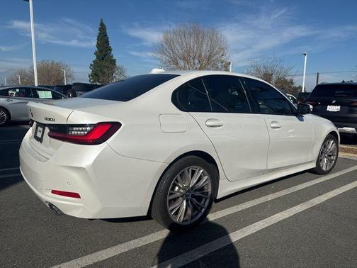 2023 BMW 330 330i