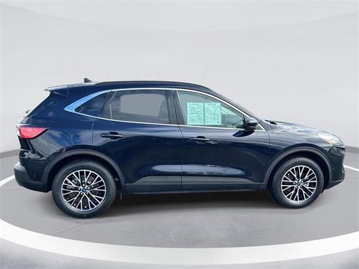 2021 Ford Escape Titanium