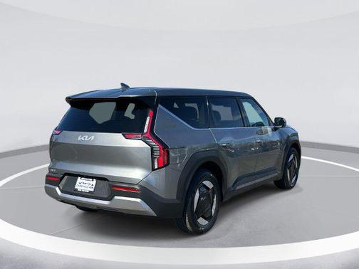 Pebble Gray 2024 Kia EV9 Light Long Range