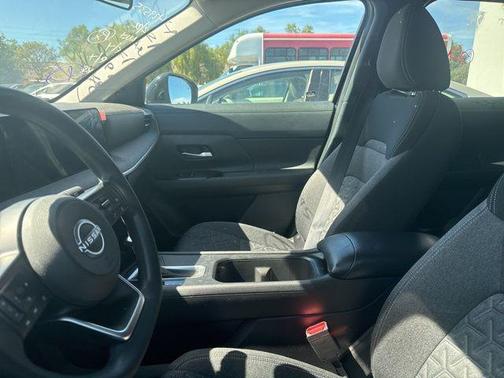 Super Black 2025 Nissan Kicks SV