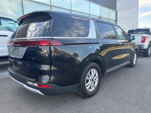 2022 Kia Carnival LXS