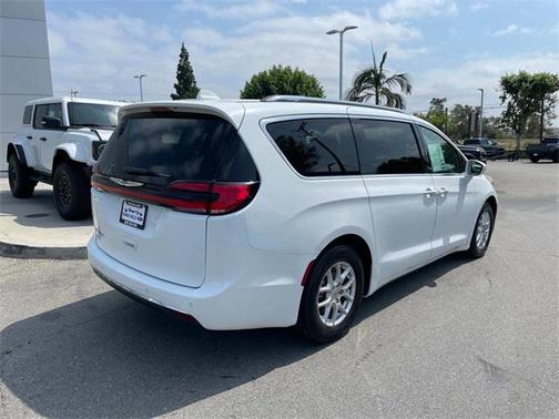2021 Chrysler Pacifica Touring L