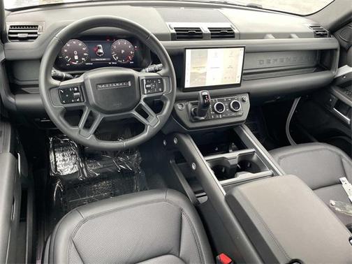 2025 Land Rover Defender 110 P300