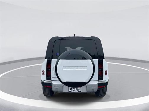 2025 Land Rover Defender 110 P300