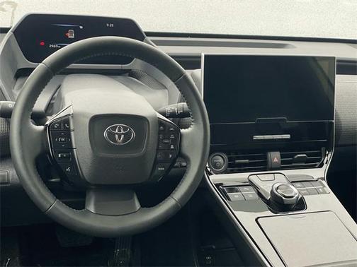 2025 Toyota bZ4X XLE