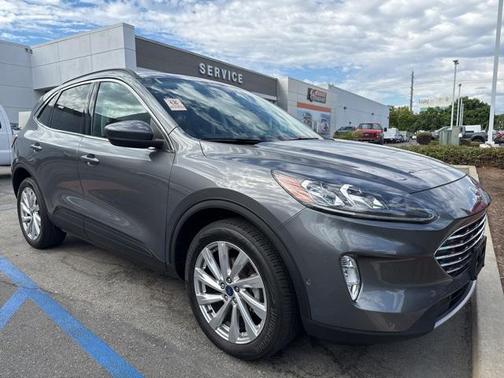 2022 Ford Escape Titanium