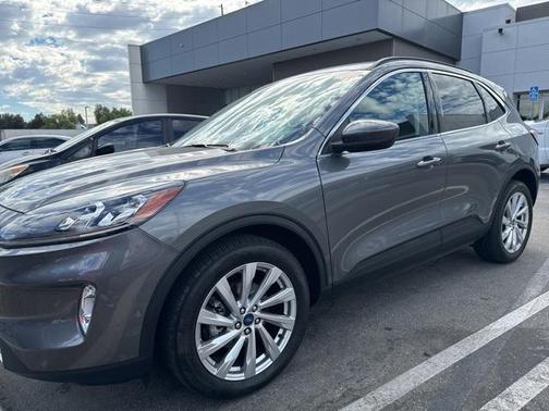 2022 Ford Escape Titanium