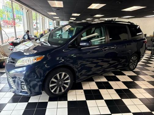 2018 Toyota Sienna XLE
